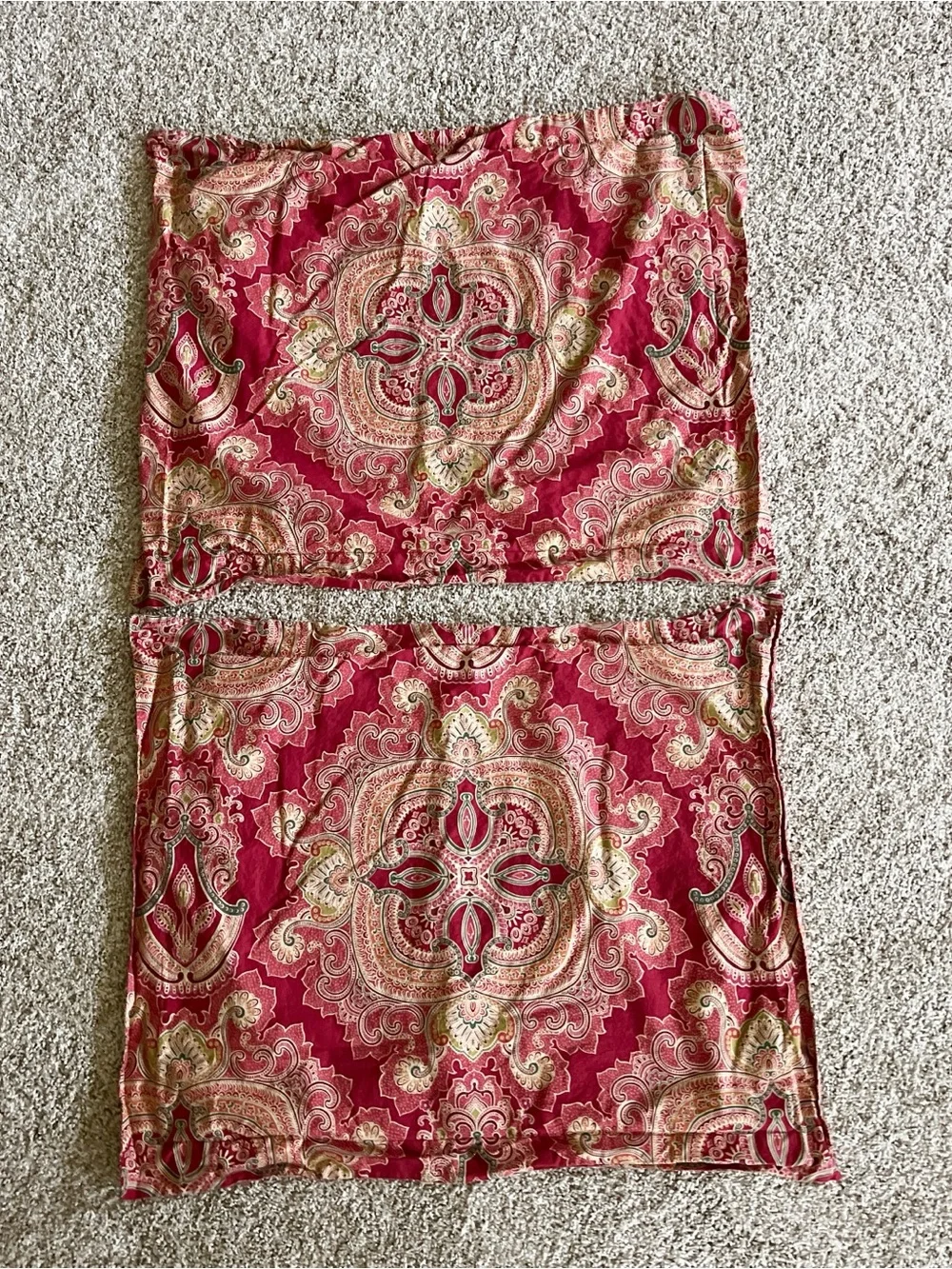 Pottery Barn Set of 2 Standard Pillow Shams Ainsley Medallion Paisley Red Cotton